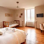 فندق مبيت وإفطار Domaine Le Jardin Suspendu - Piscine Chauffee - Proche Parc Puy Dufou
