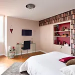 فندق مبيت وإفطار Domaine Le Jardin Suspendu - Piscine Chauffee - Proche Parc Puy Dufou