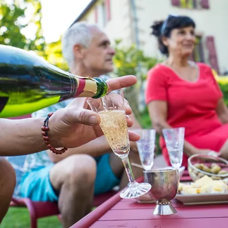 Bed and Breakfast Domaine Le Jardin Suspendu - Piscine Chauffee - Proche Parc Puy Dufou