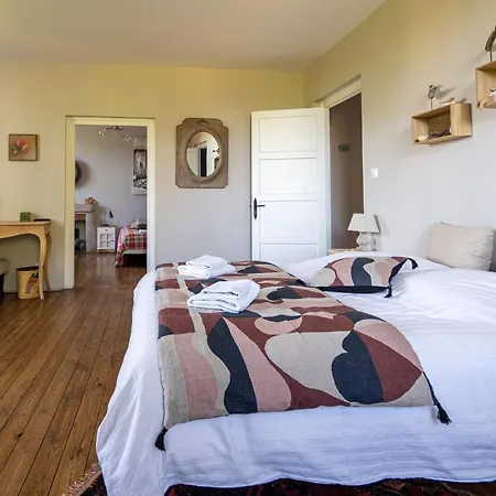 Domaine Le Jardin Suspendu - Piscine Chauffee - Proche Parc Puy Dufou Bed and Breakfast 4*