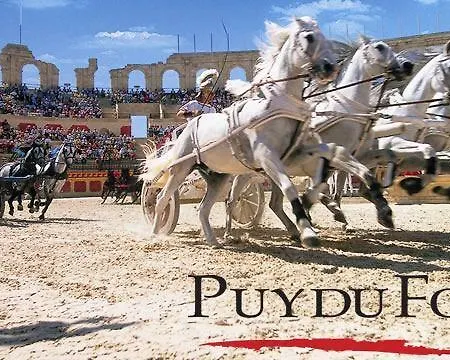 Bed and Breakfast Domaine Le Jardin Suspendu - Piscine Chauffee - Proche Parc Puy Dufou Montfaucon-Montigne