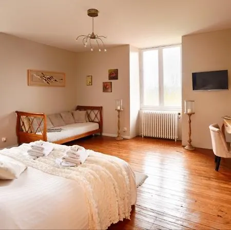 Bed and Breakfast Domaine Le Jardin Suspendu - Piscine Chauffee - Proche Parc Puy Dufou