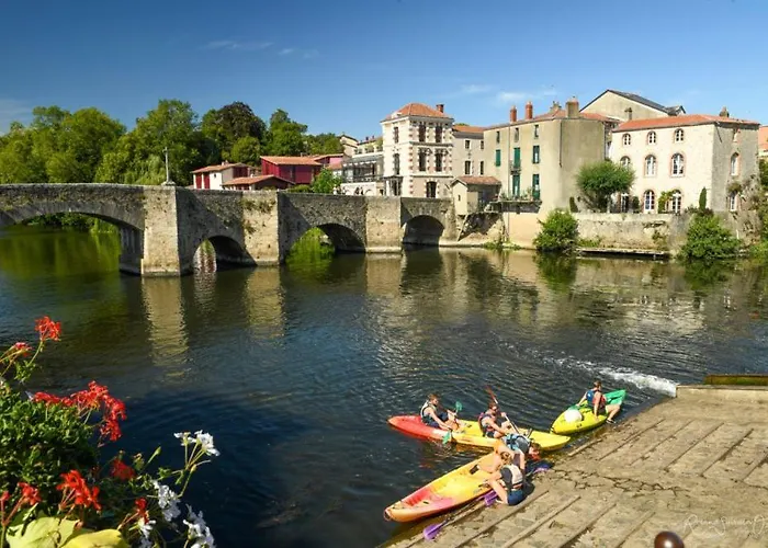 Couette-café D'hôtes Domaine Le Jardin Suspendu - Piscine Chauffée - Proche Du Puy Dufou - 4*