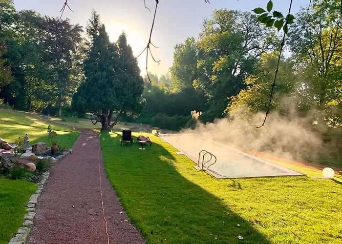 לינה וארוחת בוקר Domaine Le Jardin Suspendu - Piscine Chauffee - Proche Parc Puy Dufou 4*