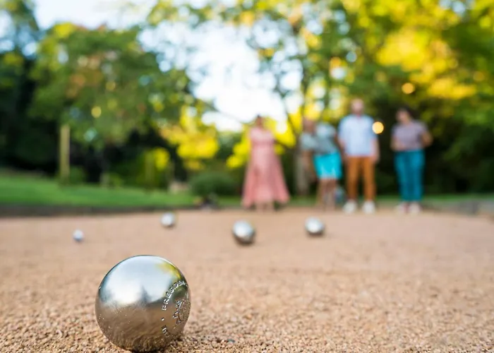 Domaine Le Jardin Suspendu - Piscine Chauffee - Proche Parc Puy Dufou לינה וארוחת בוקר 4*