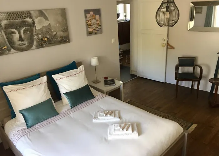 לינה וארוחת בוקר Domaine Le Jardin Suspendu - Piscine Chauffee - Proche Parc Puy Dufou 4*