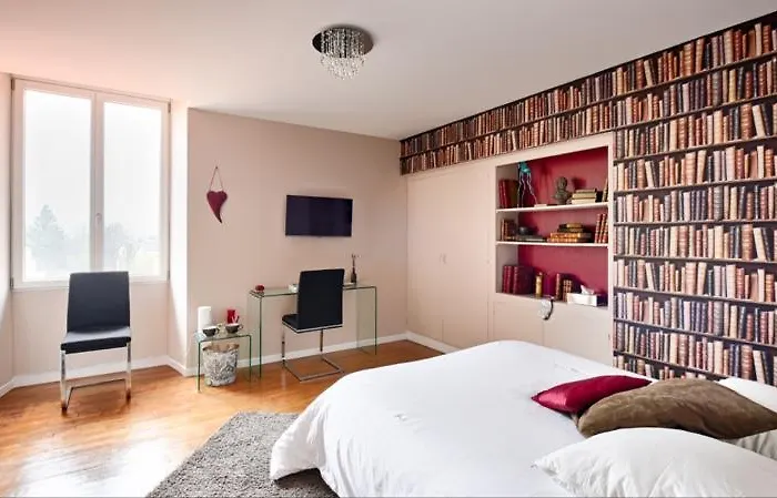 Couette-café D'hôtes Domaine Le Jardin Suspendu - Piscine Chauffée - Proche Du Puy Dufou -